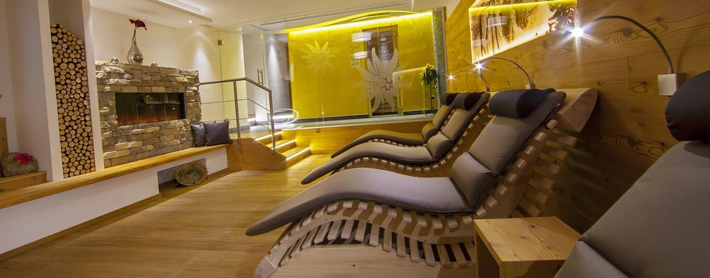 Garni Hotel Miara - Your Dolomites Home Selva di Val Gardena Exterior photo